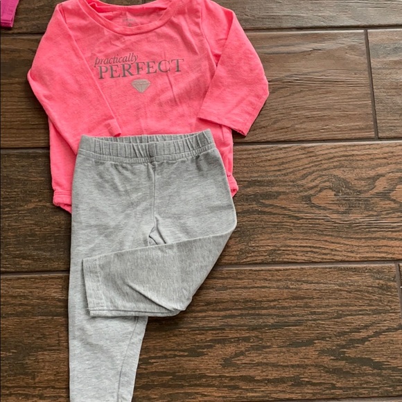🎀Adorable girls 2 outfit bundle 🎀 - Picture 2 of 9